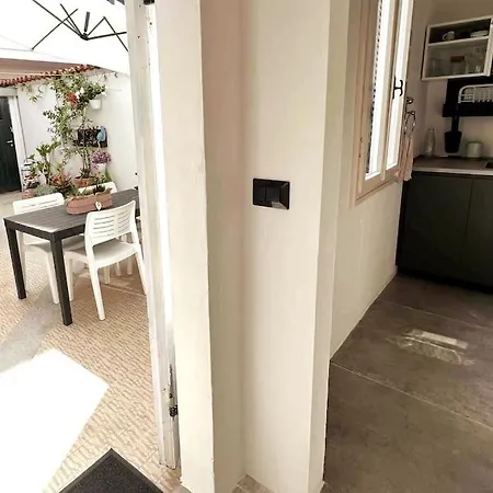 Deephouse Vicino Al Mare Con Giardino - Pacchetti Per Bellissima Con Piscina Su Richiesta *